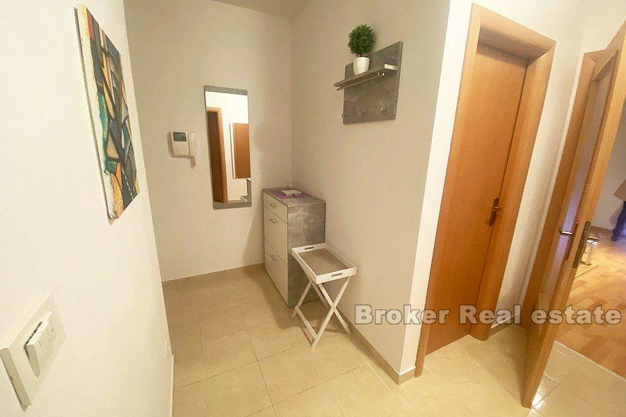 Möblerad ettrumslägenhet i nybyggnad