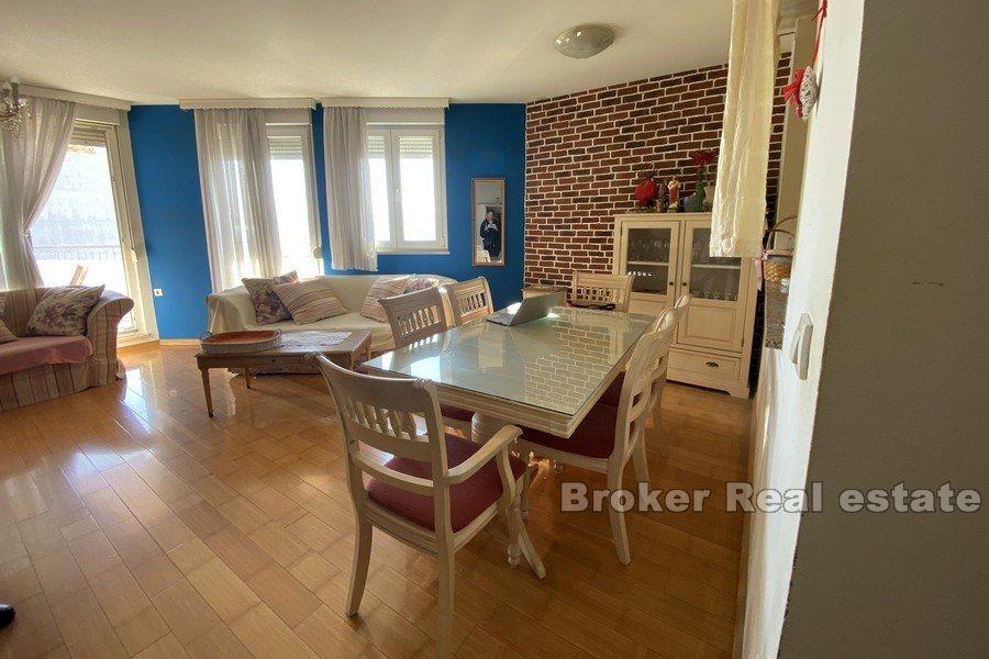 Znjan, three-bedroom apartment with sea view