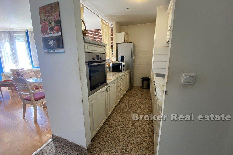 Znjan, Apartment mit drei Schlafzimmern und Meerblick