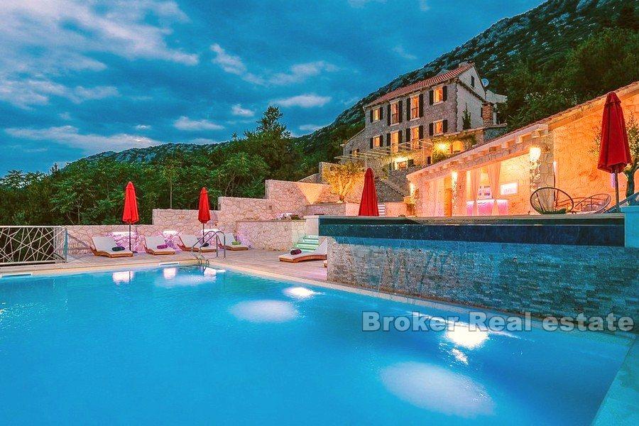 Beautiful autochthonous stone villa