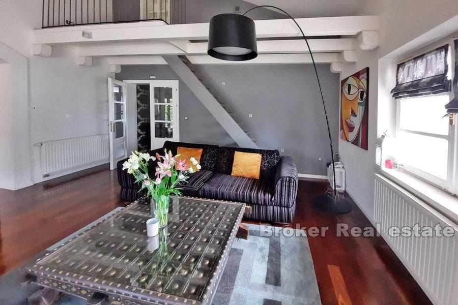 Средиземноморская вилла с бассейном и видом на море