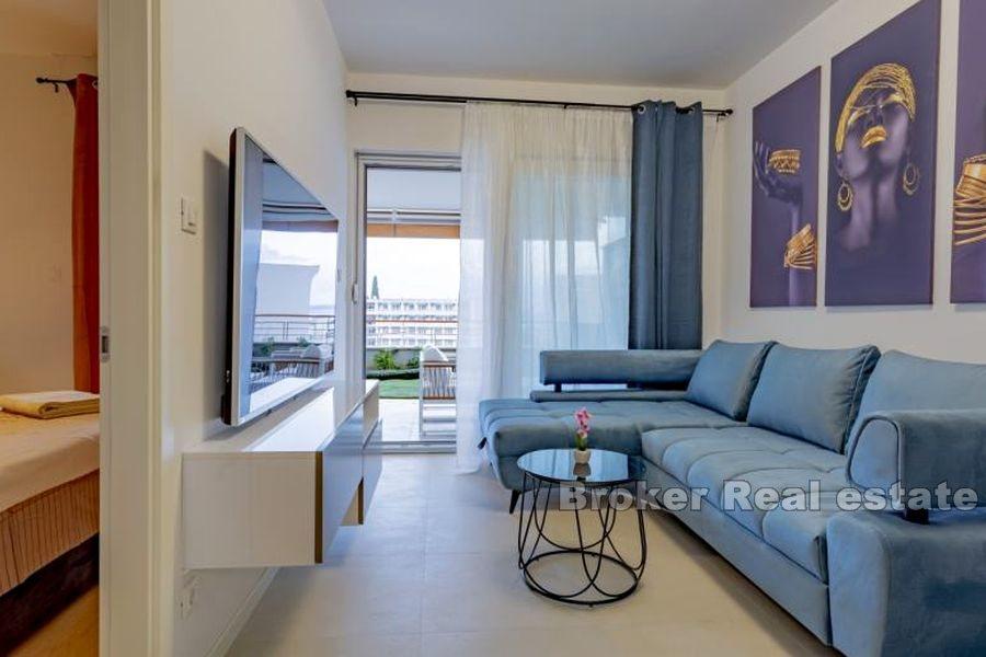Znjan, appartamento arredato con una camera da letto