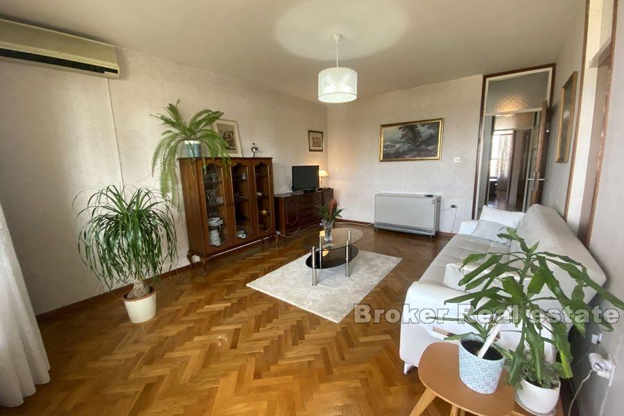 Trstenik, romslig to-roms leilighet