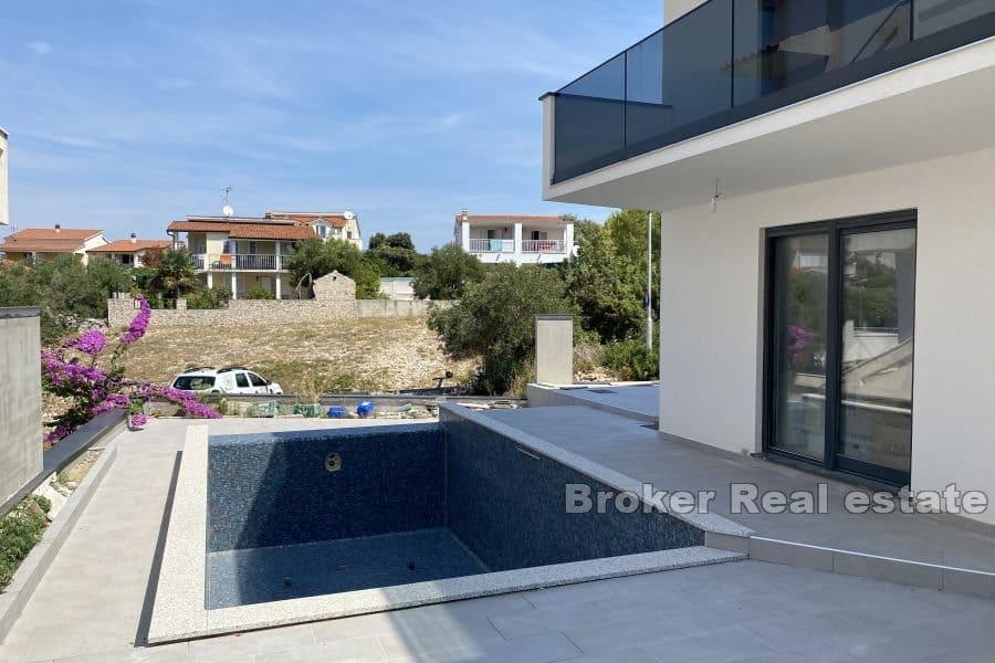 Рогозница, дом с видом на море