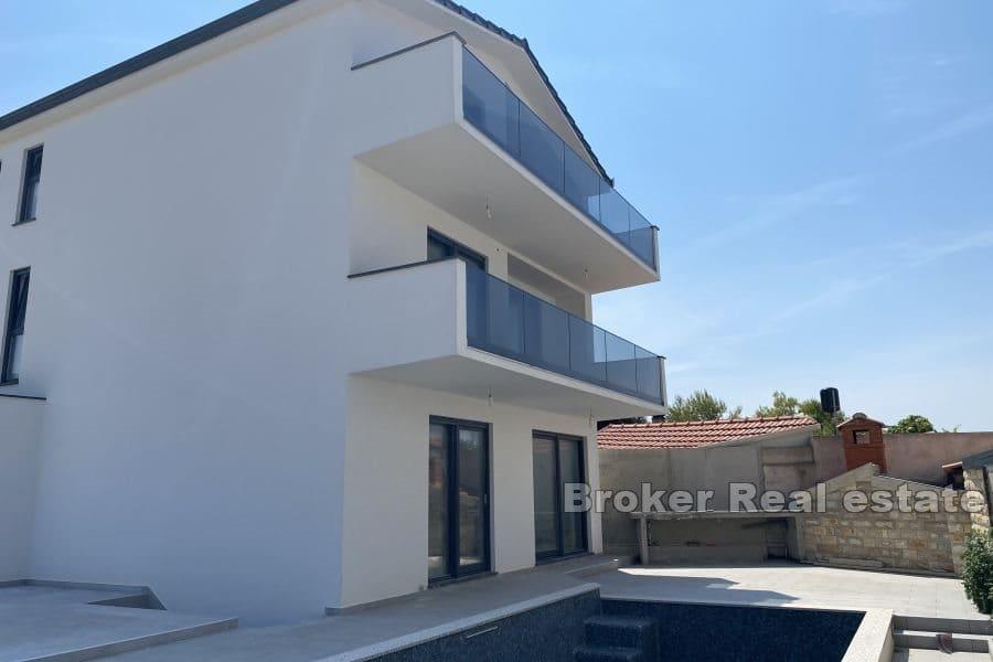 Rogoznica, Haus mit Meerblick