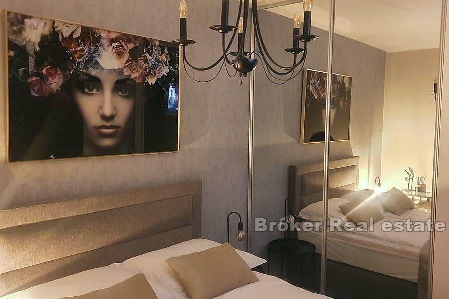 Жнян, двухкомнатная квартира