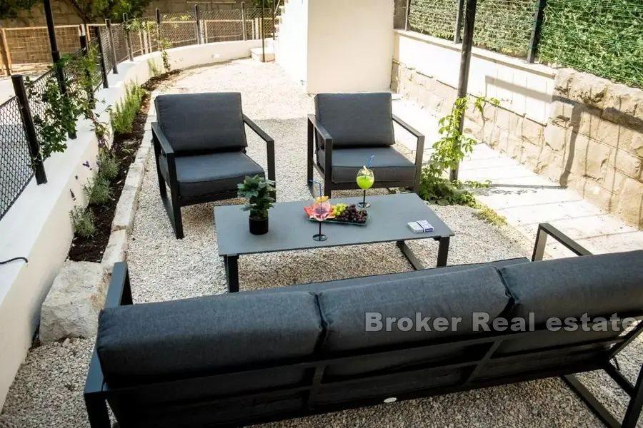 Zenta, modern furnished apartment on the ground floor