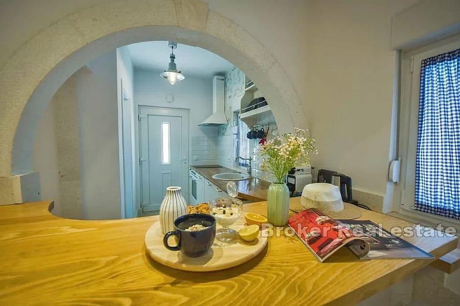 Zenta, modern eingerichtete Wohnung im Erdgeschoss
