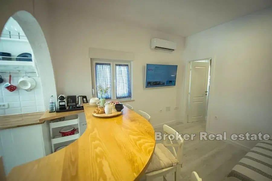 Zenta, modern eingerichtete Wohnung im Erdgeschoss