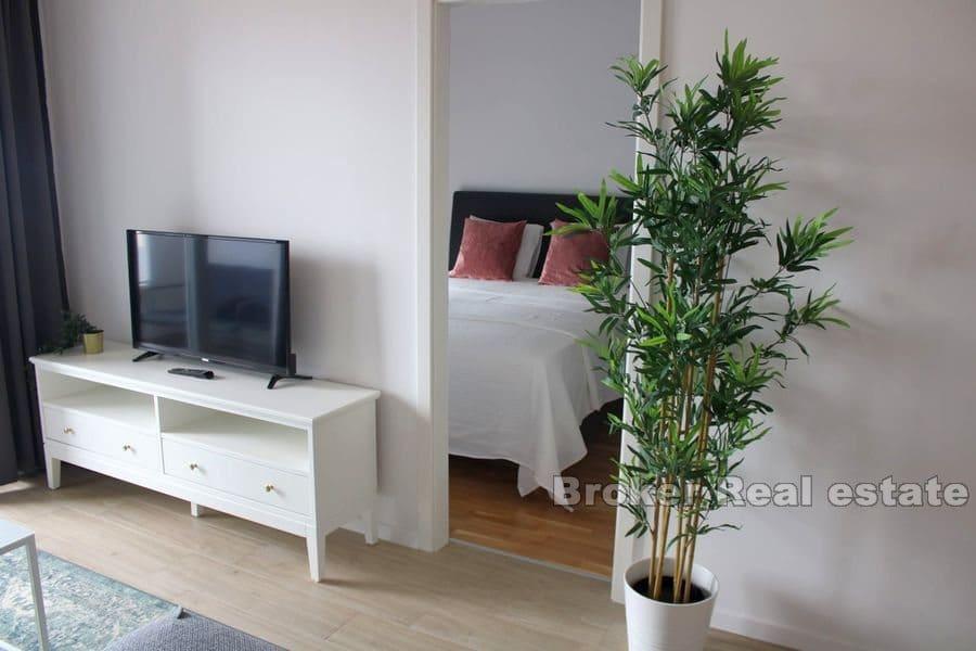 Sirobuja, Современная двухкомнатная квартира.