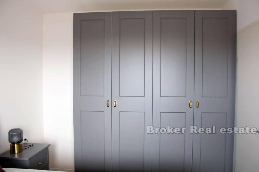 Sirobuja, moderne to-roms leilighet