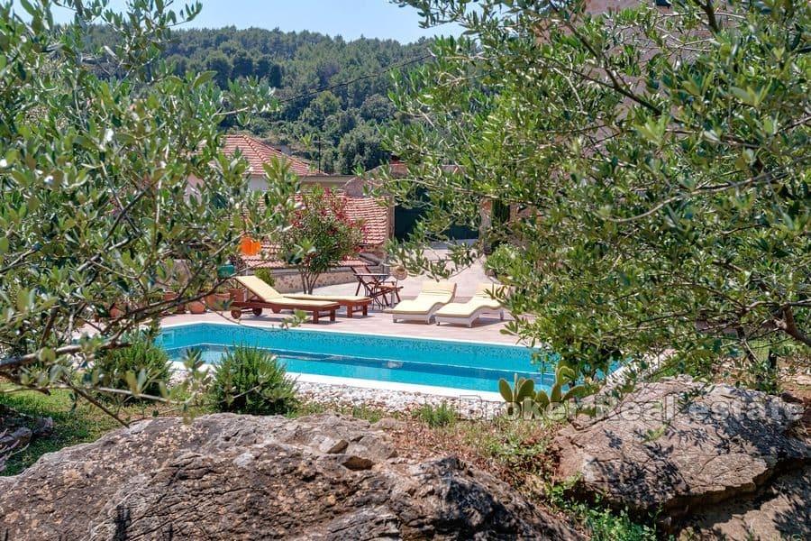 Villa mediterranea con piscina