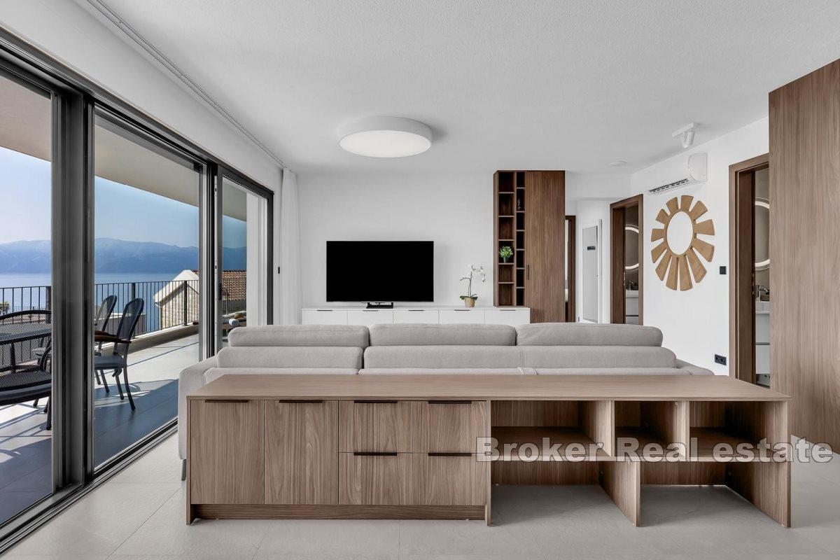 Penthouse in first row to the sea