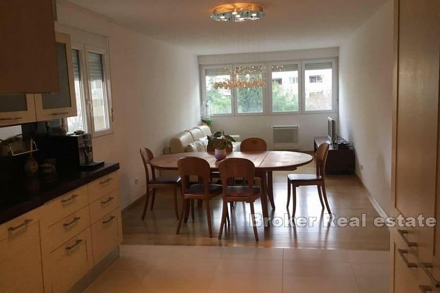 Blatine, Zweizimmerwohnung