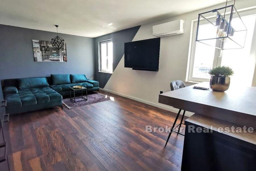 Manuš, tvårumslägenhet nära centrum