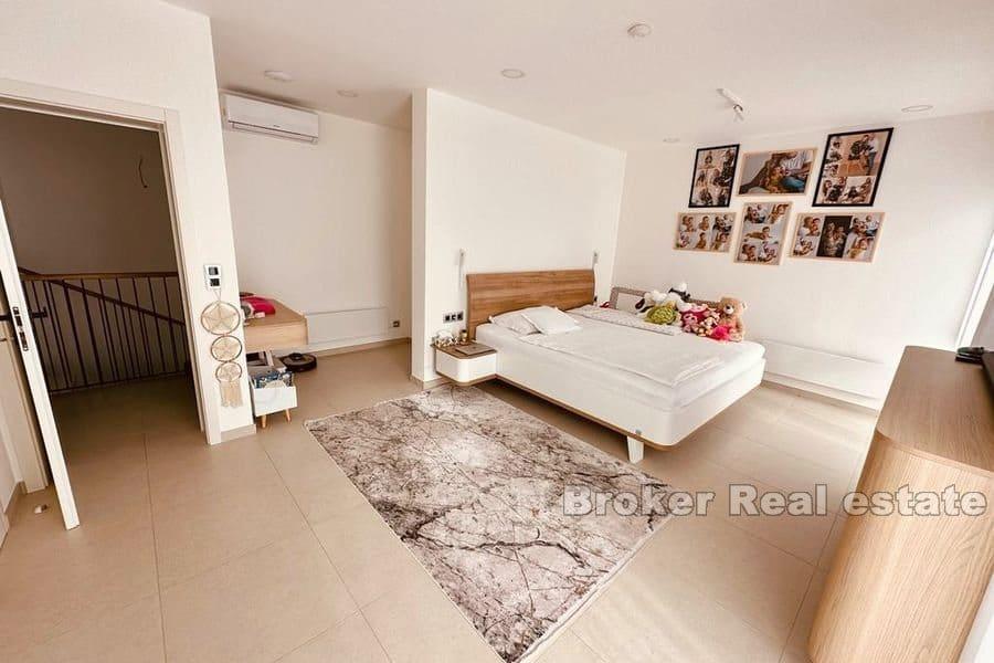 Luxury villa with swimming pool