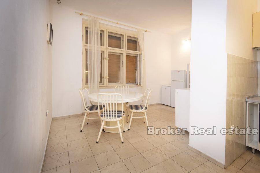 Dobri, Attraktiv lägenhet i den bredare stadskärnan