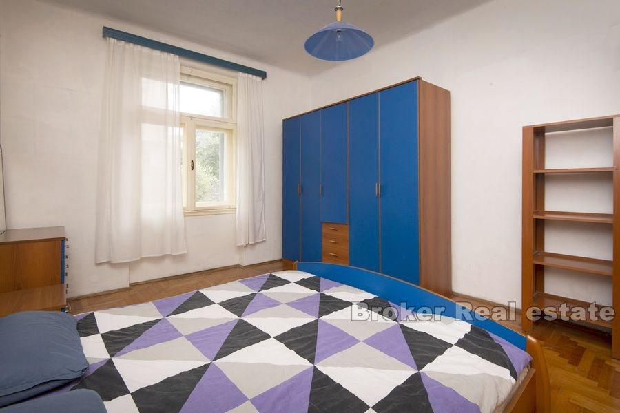 Dobri, Attraktiv lägenhet i den bredare stadskärnan