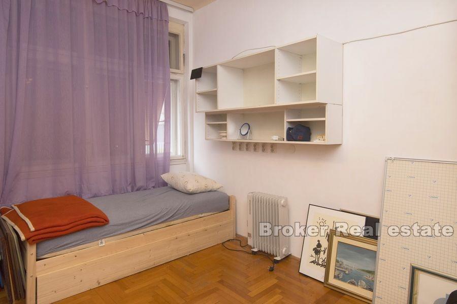 Добри, Привлекательная квартира в более широком центре города