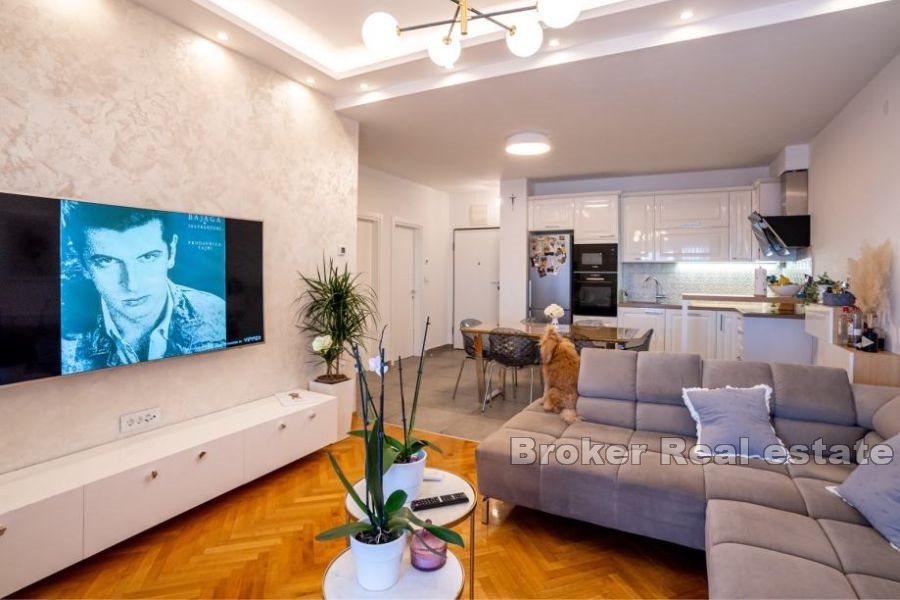 Maisonette-Wohnung mit zwei Schlafzimmern in der Nähe von Split