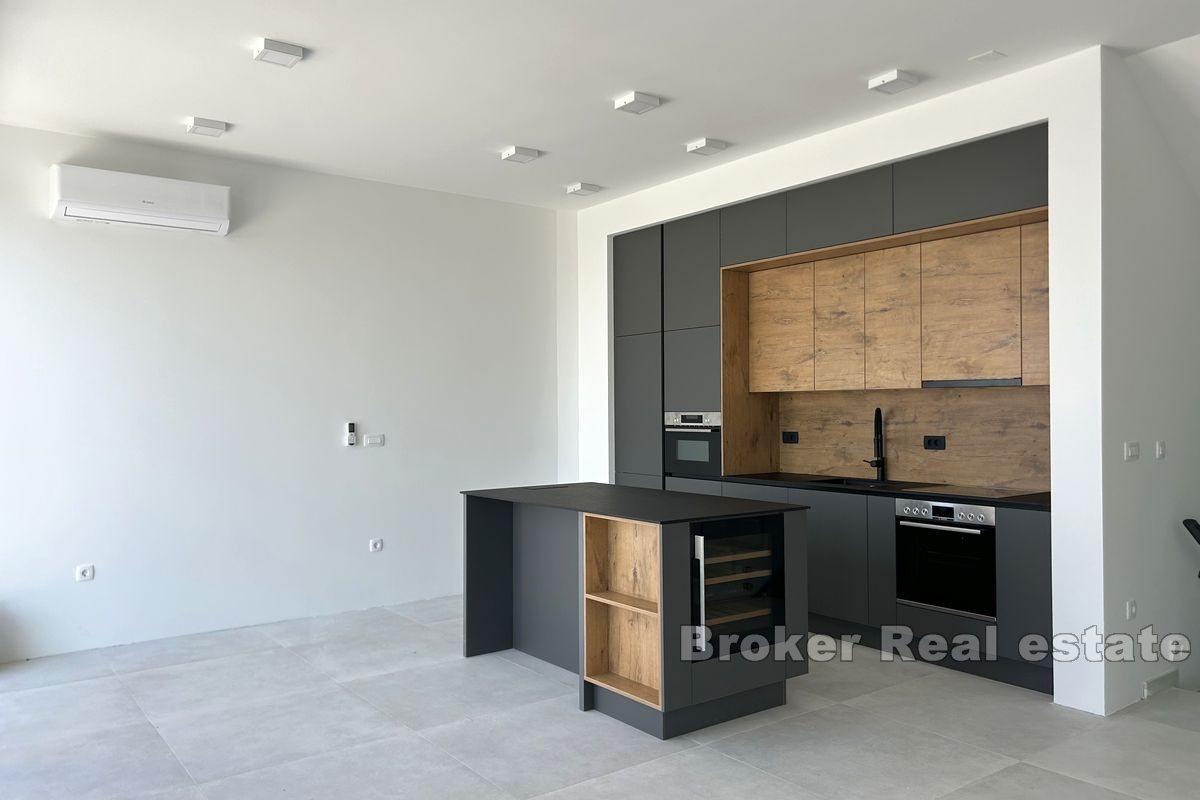 Вилла с бассейном и панорамным видом на море