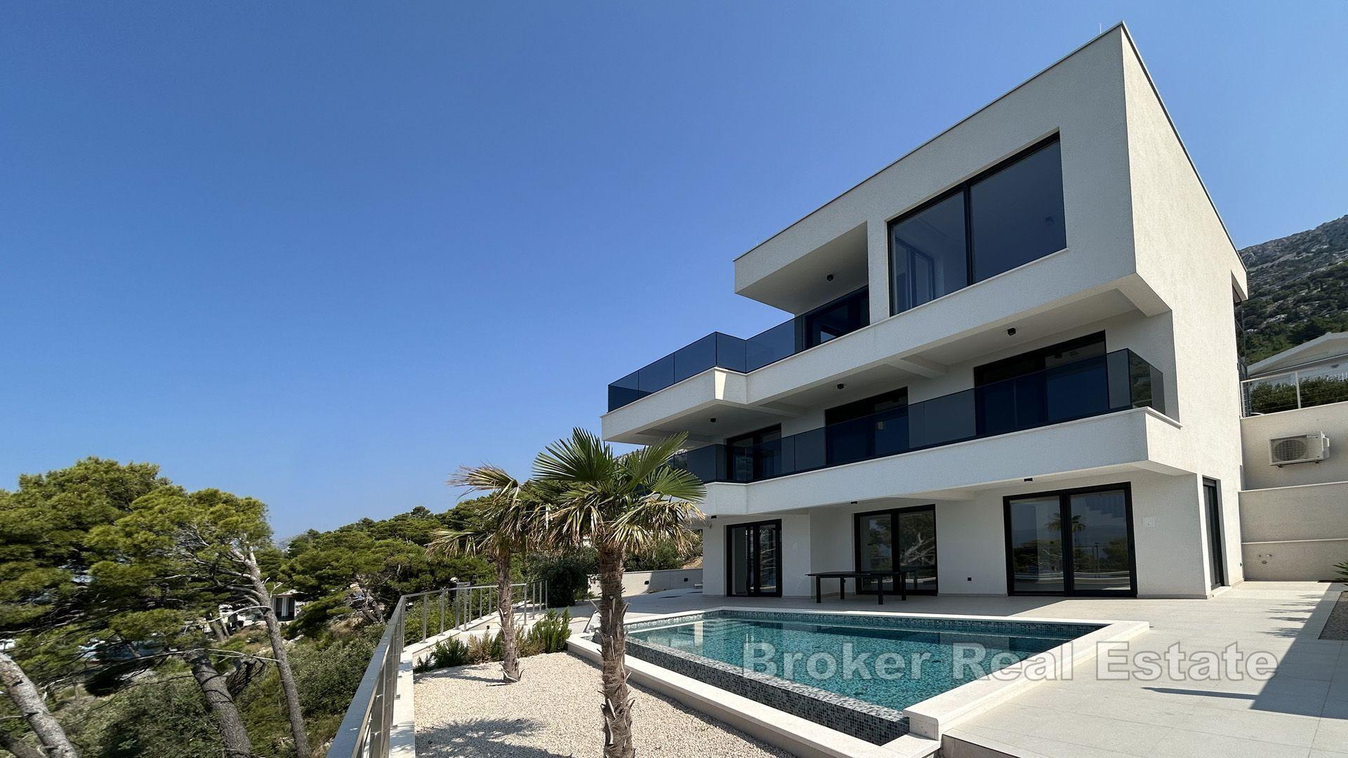 Casa di lusso con piscina e vista mare