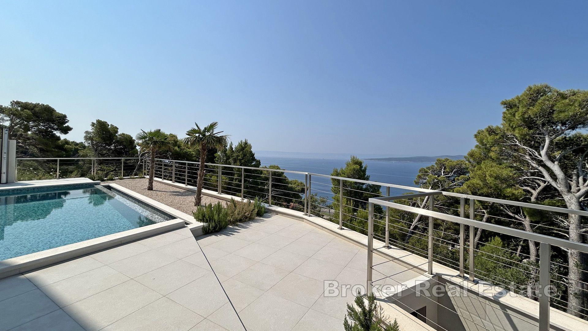 Casa di lusso con piscina e vista mare