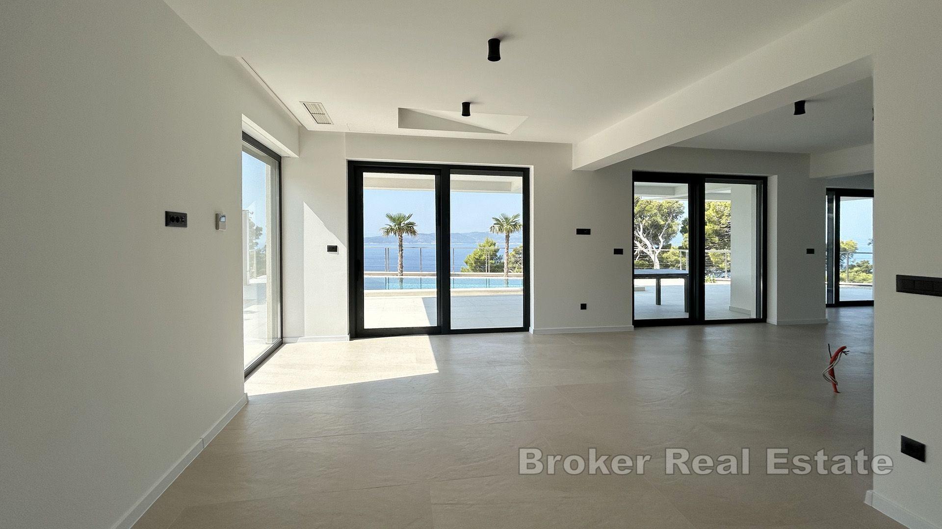 Casa di lusso con piscina e vista mare