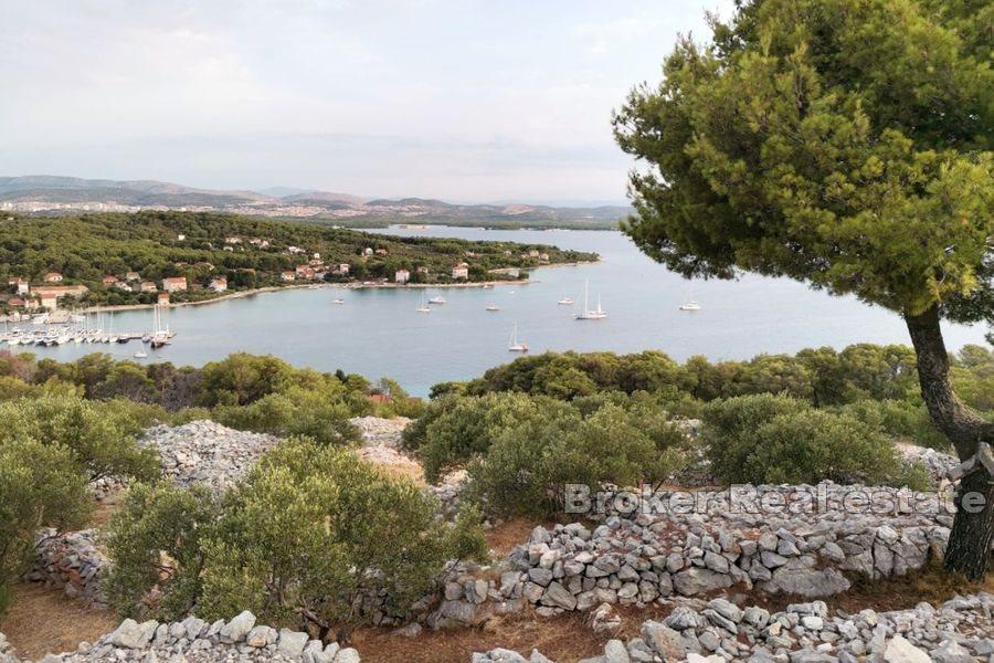 Terreno edificabile con vista mare aperta