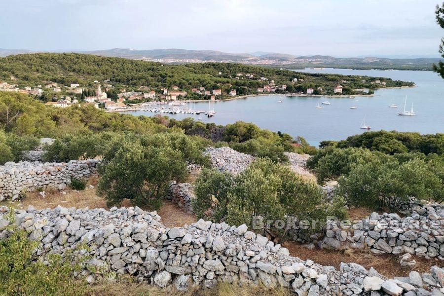 Building land with open sea view