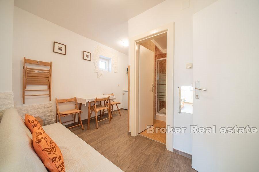 Двухквартирный дом в первом ряду от моря