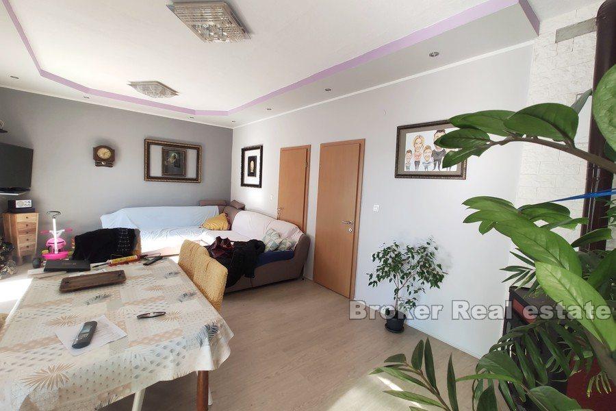 Apartmanska kuća sa pogledom na more