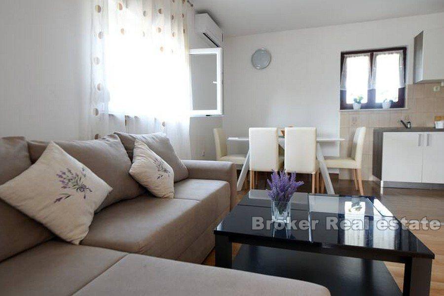 Hus med stor trädgård