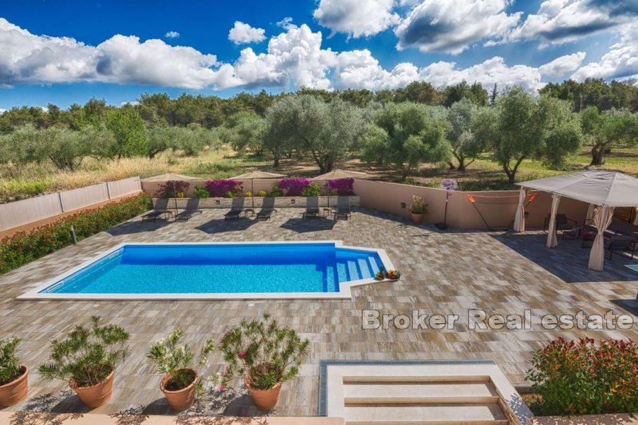 Haus mit Pool und Meerblick