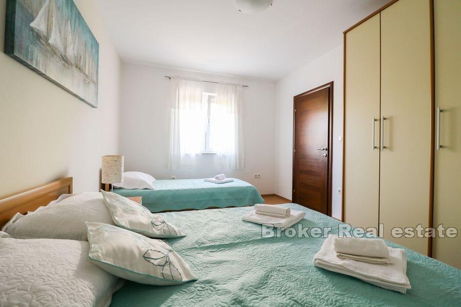 Дом с бассейном и видом на море