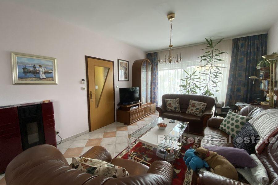 Dom z przestronną działką