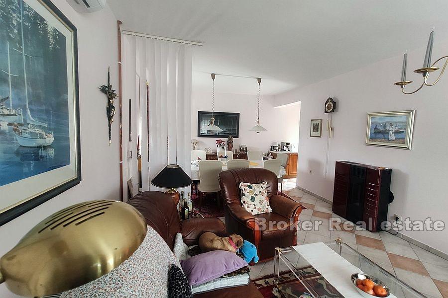 Dom z przestronną działką