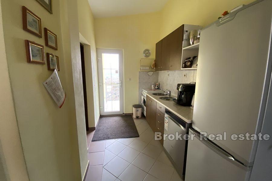 Haus mit weitläufigem Grundstück