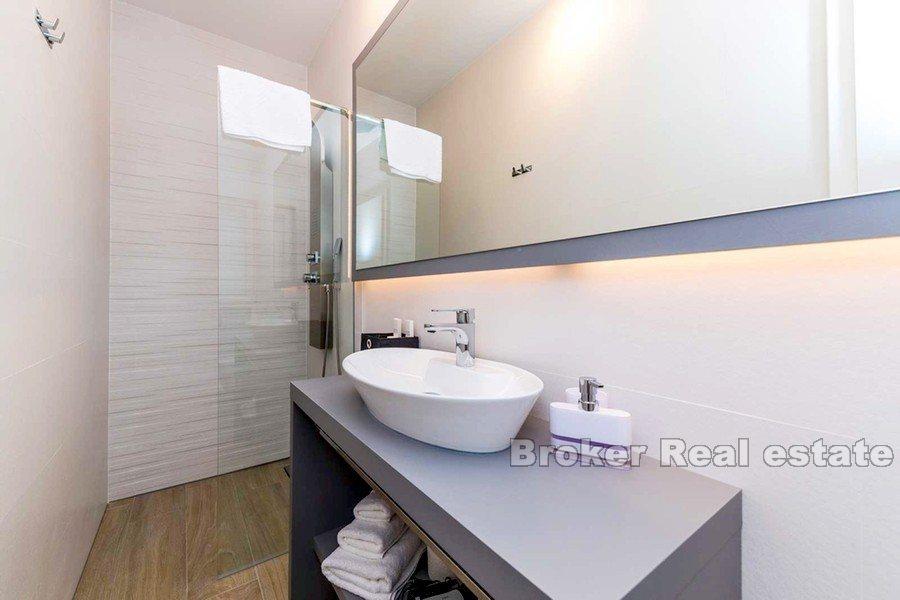 Villa moderne avec piscine