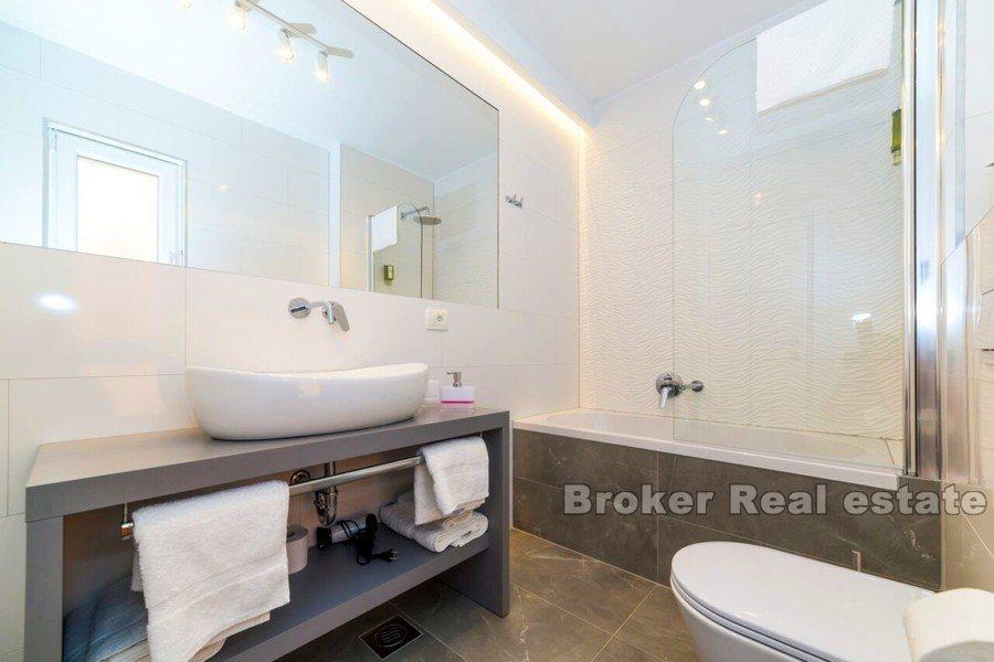 Villa moderne avec piscine