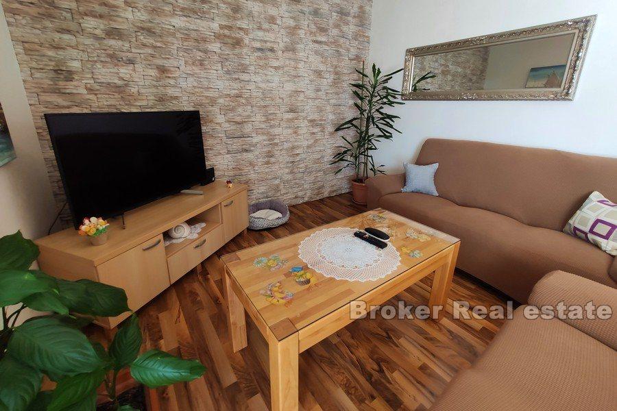 Очаровательный дом с бассейном