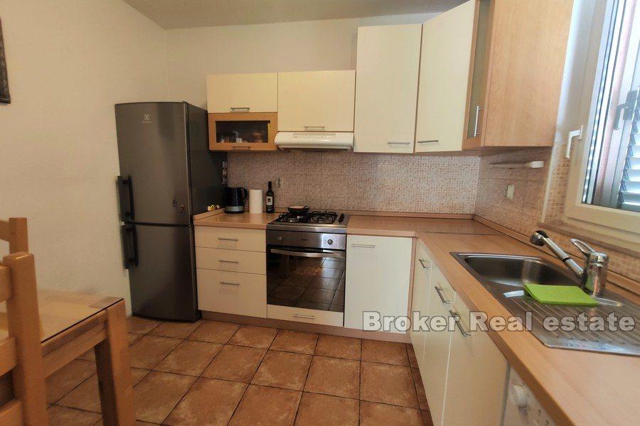 Очаровательный дом с бассейном