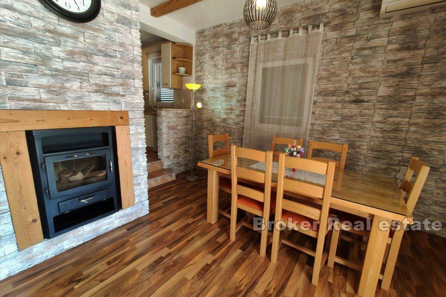 Uroczy dom z basenem