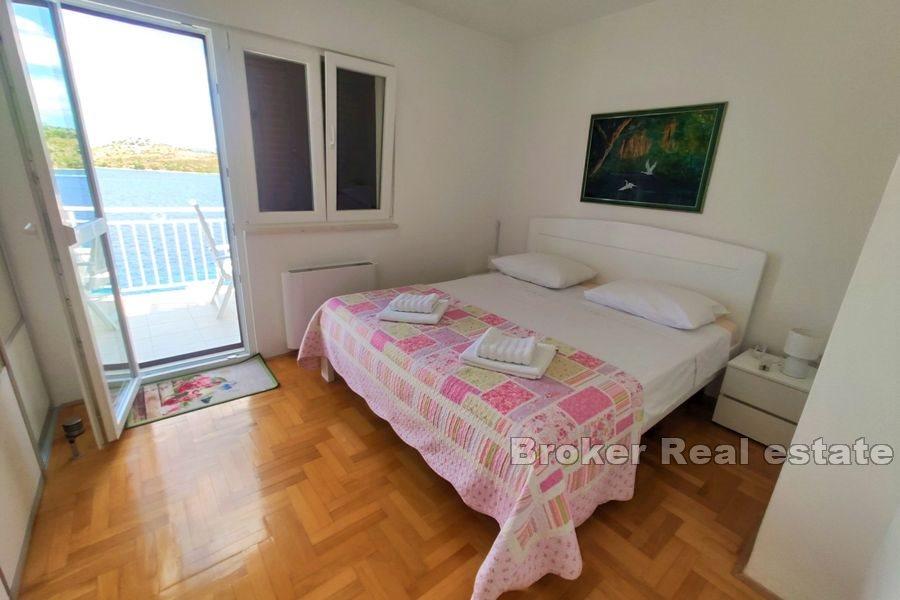 Kuća u prvom redu do mora