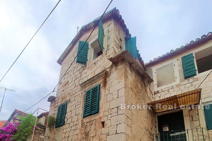 Leilighet i et steinhus i sentrum av Trogir