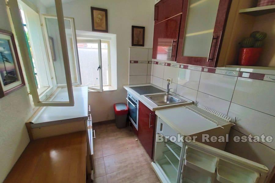 Apartament w kamiennym domu w centrum Trogiru