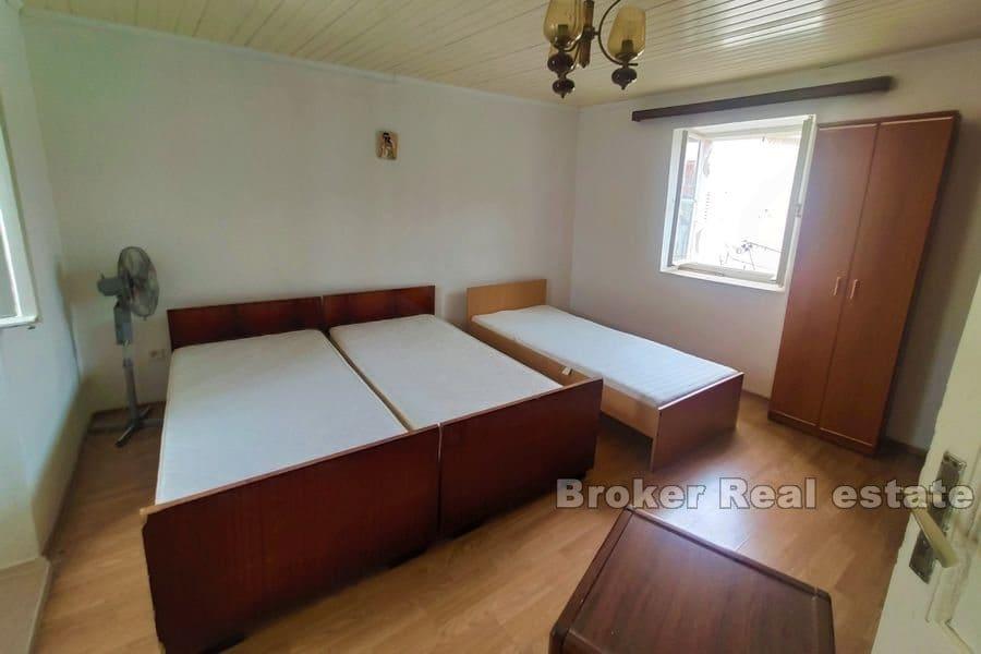 Apartament w kamiennym domu w centrum Trogiru