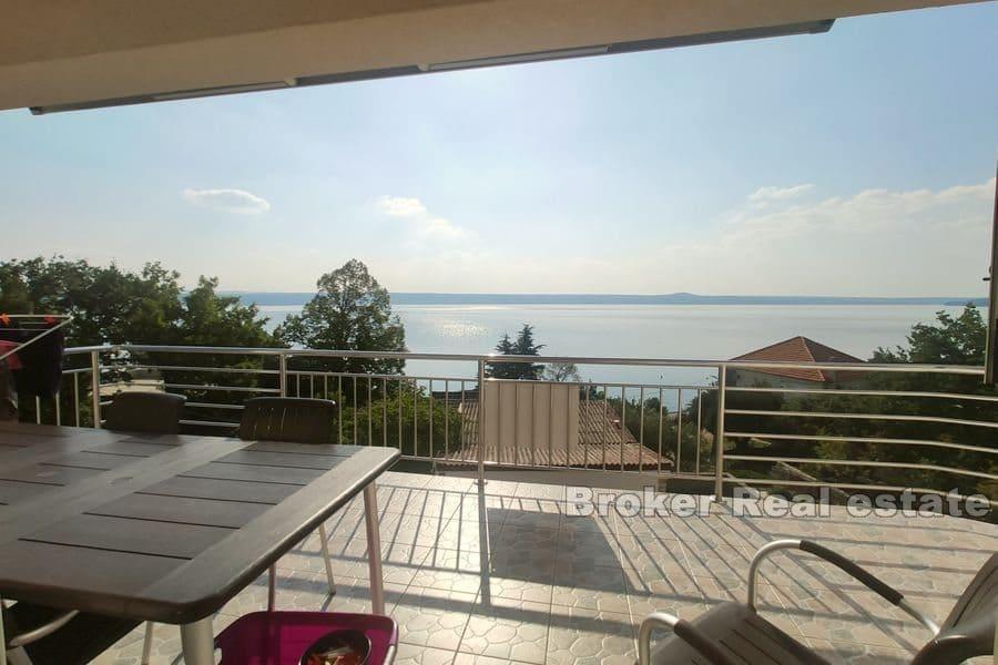 Attraktives Haus mit freiem Blick auf das Meer