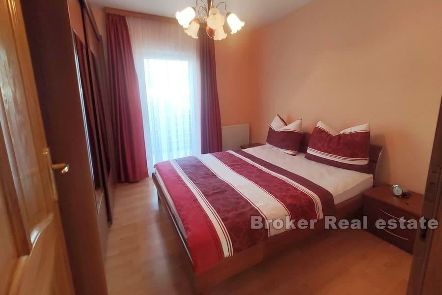 Attraktivt hus med öppen utsikt över havet