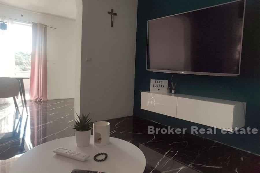 Семейный дом с двором